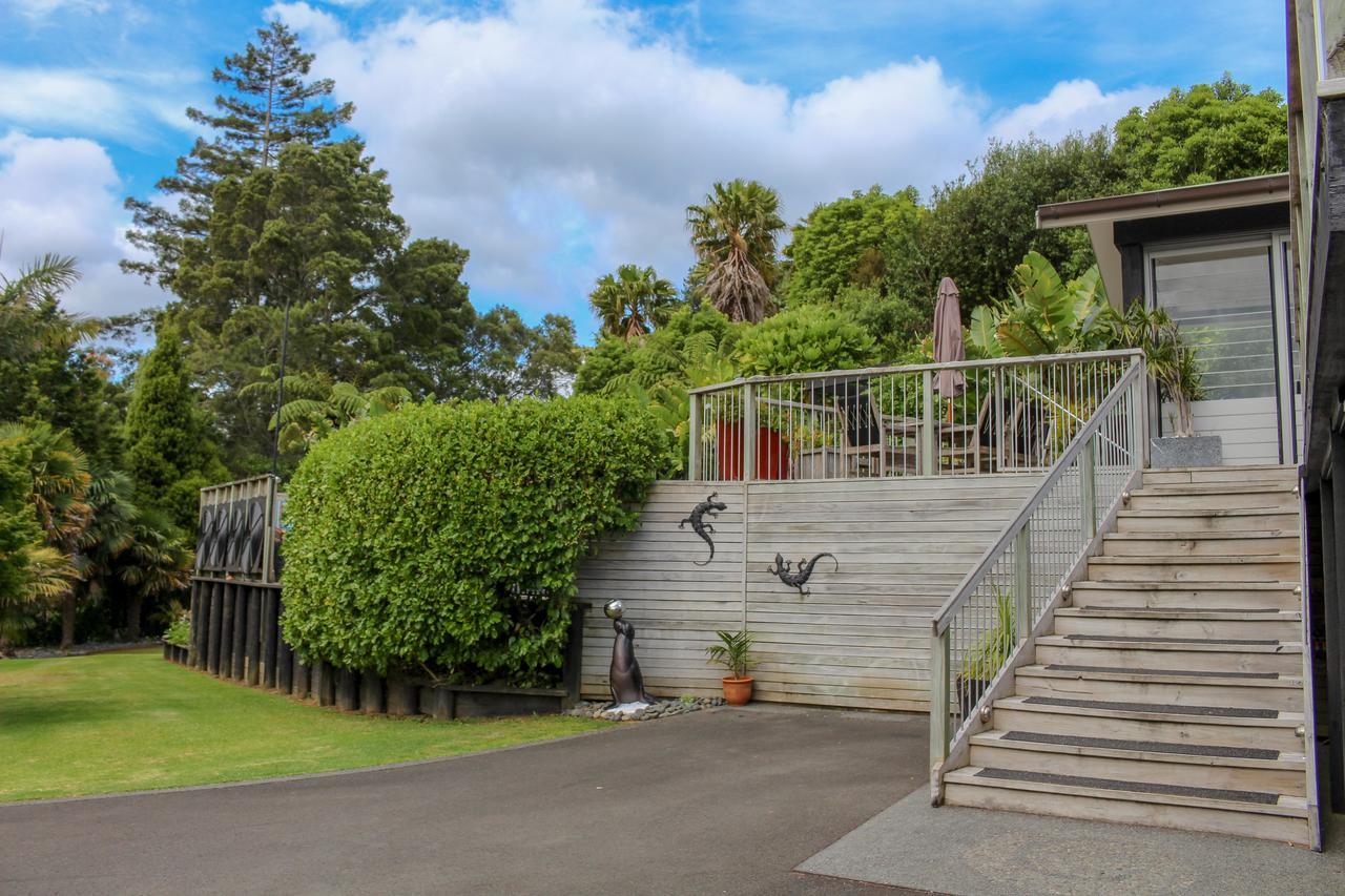 Amazing Kiwi Lodge Whangamata Esterno foto